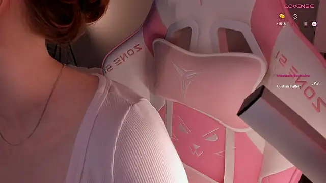 Elisahsthetics's cam snapshot