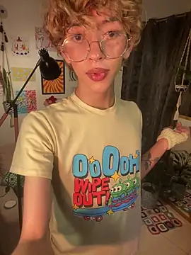 lyamthommpson's cam snapshot