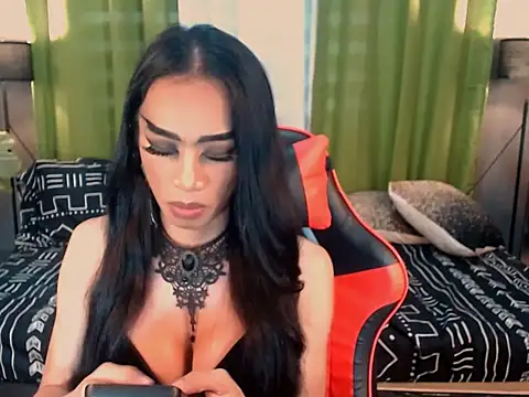 VeshtidaTS live sex cam