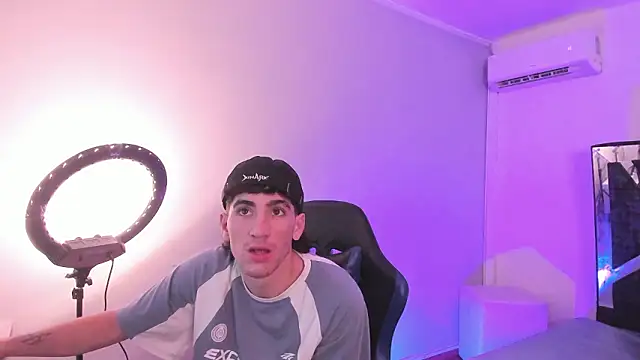 Handsomeboyss19's cam snapshot