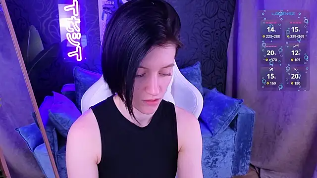 roxy_riot_'s cam snapshot