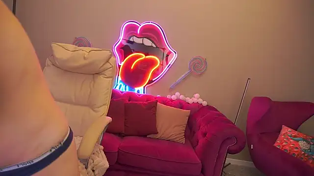 BellaLaPetit's cam snapshot