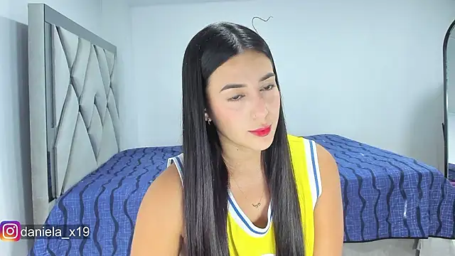 Daniela_x19's cam snapshot