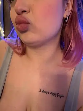 KellyMoors's cam snapshot