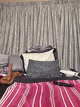 ThickianaRider live sex cam