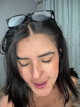 kim_zaratte's cam snapshot