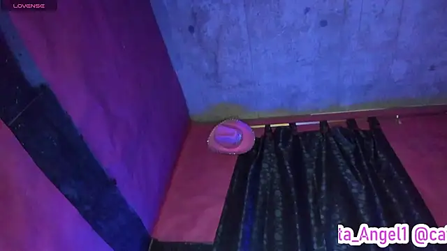 Cata-angel's cam snapshot