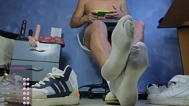 TomLover_12's cam snapshot