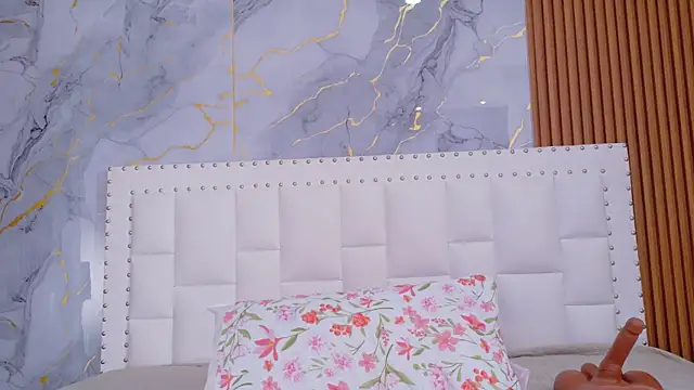 naughty_ebonyy live sex cam