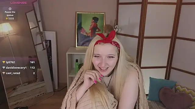 Milana_Key live sex cam