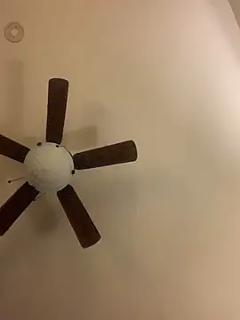 holyeroticss live sex cam