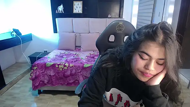 Katia_pretty_x's cam snapshot