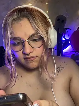 Sophia_Weest99's cam snapshot