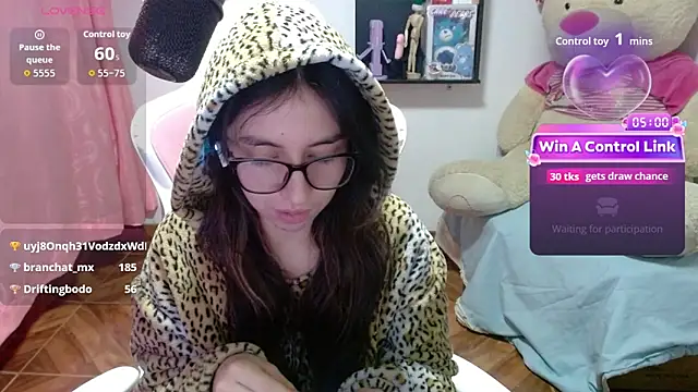 Maggie_Fox3's cam snapshot