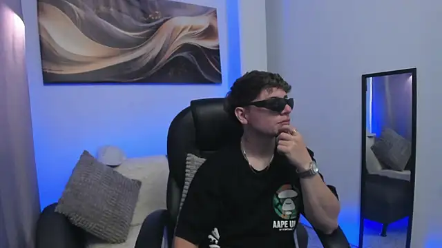 Leoo_Miller's cam snapshot