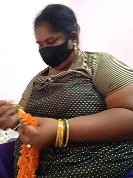 sweetrevathi live sex cam