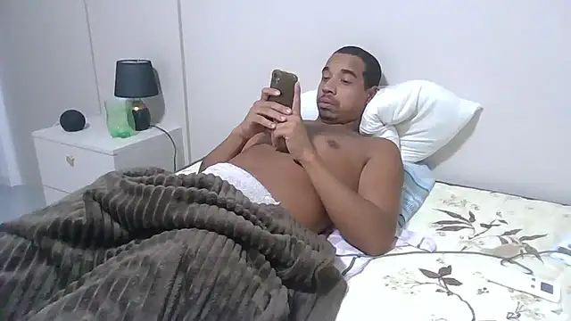 JUNINHOLEKEJR's cam snapshot