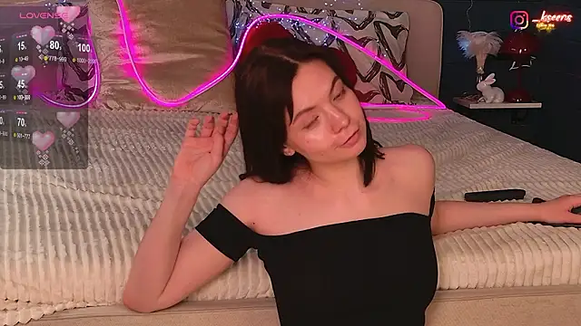 Eseensia live sex cam