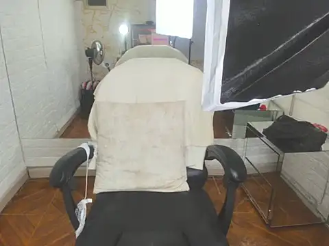 Shara_Oz's cam snapshot