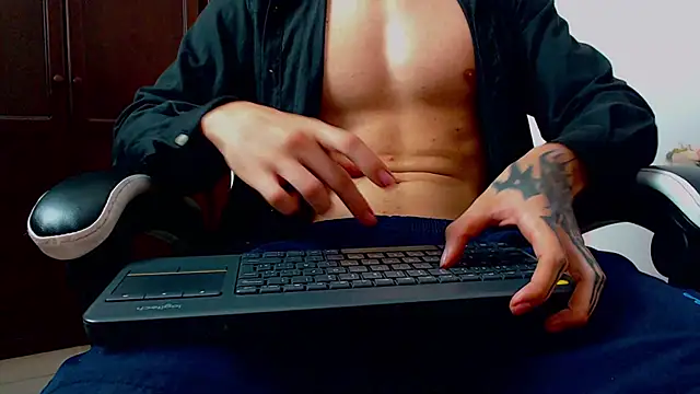 eren_jeager live sex cam