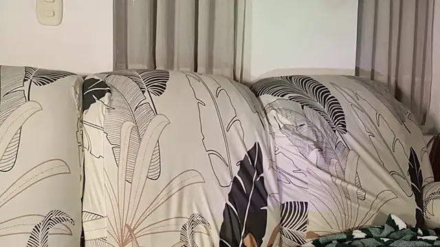 DeesseLuxure's cam snapshot