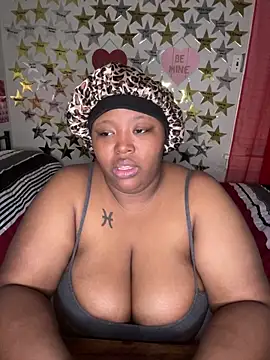 Chocolatebunnyxx96's cam snapshot