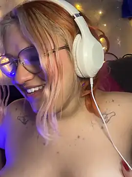 Sophia_Weest99's cam snapshot