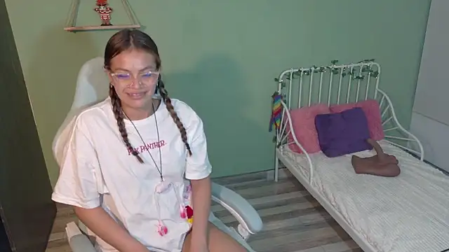 Emerald_Sparkles_'s cam snapshot