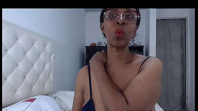 ebonym1lf's cam snapshot