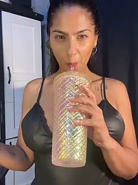 chicachocolate01's cam snapshot