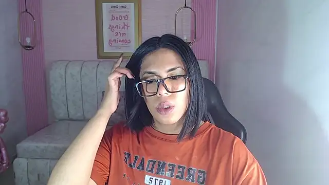 ambar_fox_s's cam snapshot