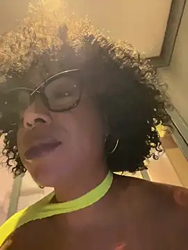 dianagolley420's cam snapshot