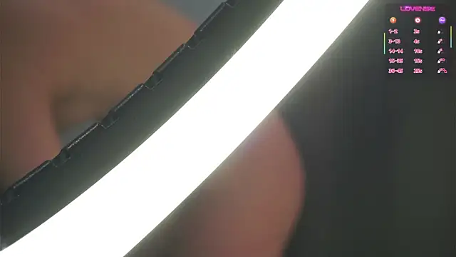 AmiLewis live sex cam