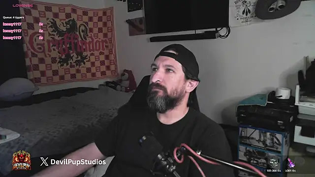 DevilPup75_'s cam snapshot