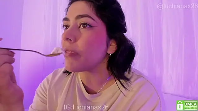 lucy26_'s cam snapshot