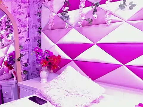 Lunaa_Brunettee's cam snapshot