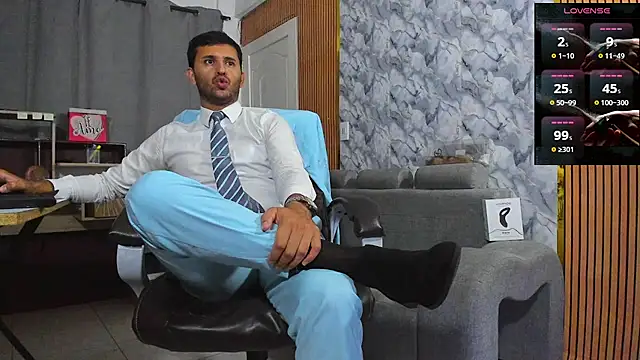 Hideintheoffice live sex cam