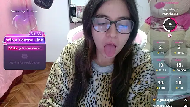 Maggie_Fox3's cam snapshot