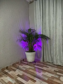 kim_zaratte's cam snapshot