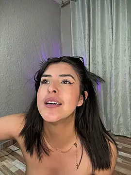 kim_zaratte's cam snapshot