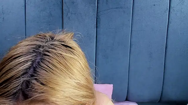 Dakota_Angell_'s cam snapshot