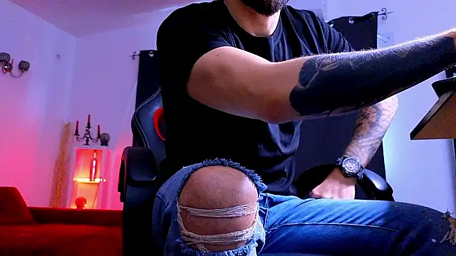 MightyAaron66's cam snapshot