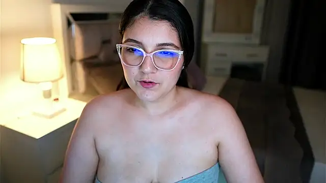 Camilaa_bueno's cam snapshot