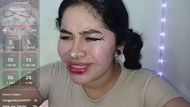 Magic_Alicee_'s cam snapshot