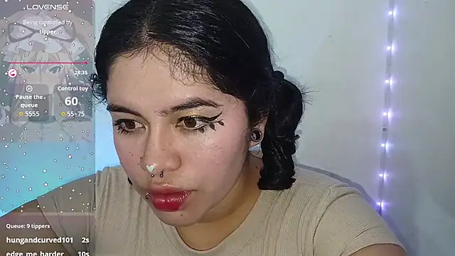 Magic_Alicee_'s cam snapshot