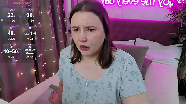 FeralPeach's cam snapshot