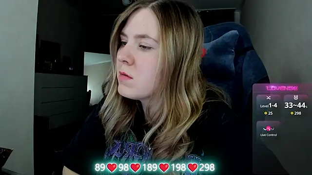 Olivia_Munk's cam snapshot