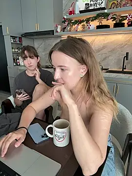 Nura_n_Sarah's cam snapshot