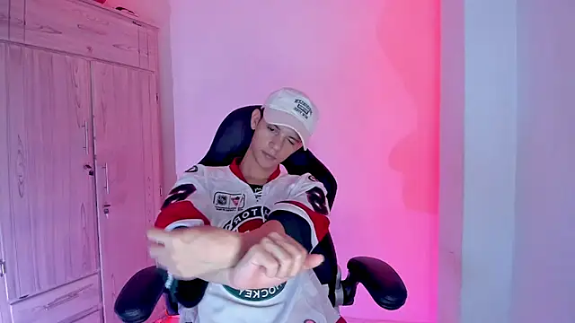 tylernova's cam snapshot