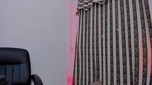 roselyn_caprice's cam snapshot